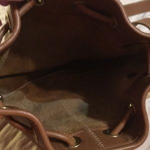 Dooney & Bourke Bags - Dooney & Bourne sling bag Dooney & Bourke Bags - Dooney & Bourne sling bag